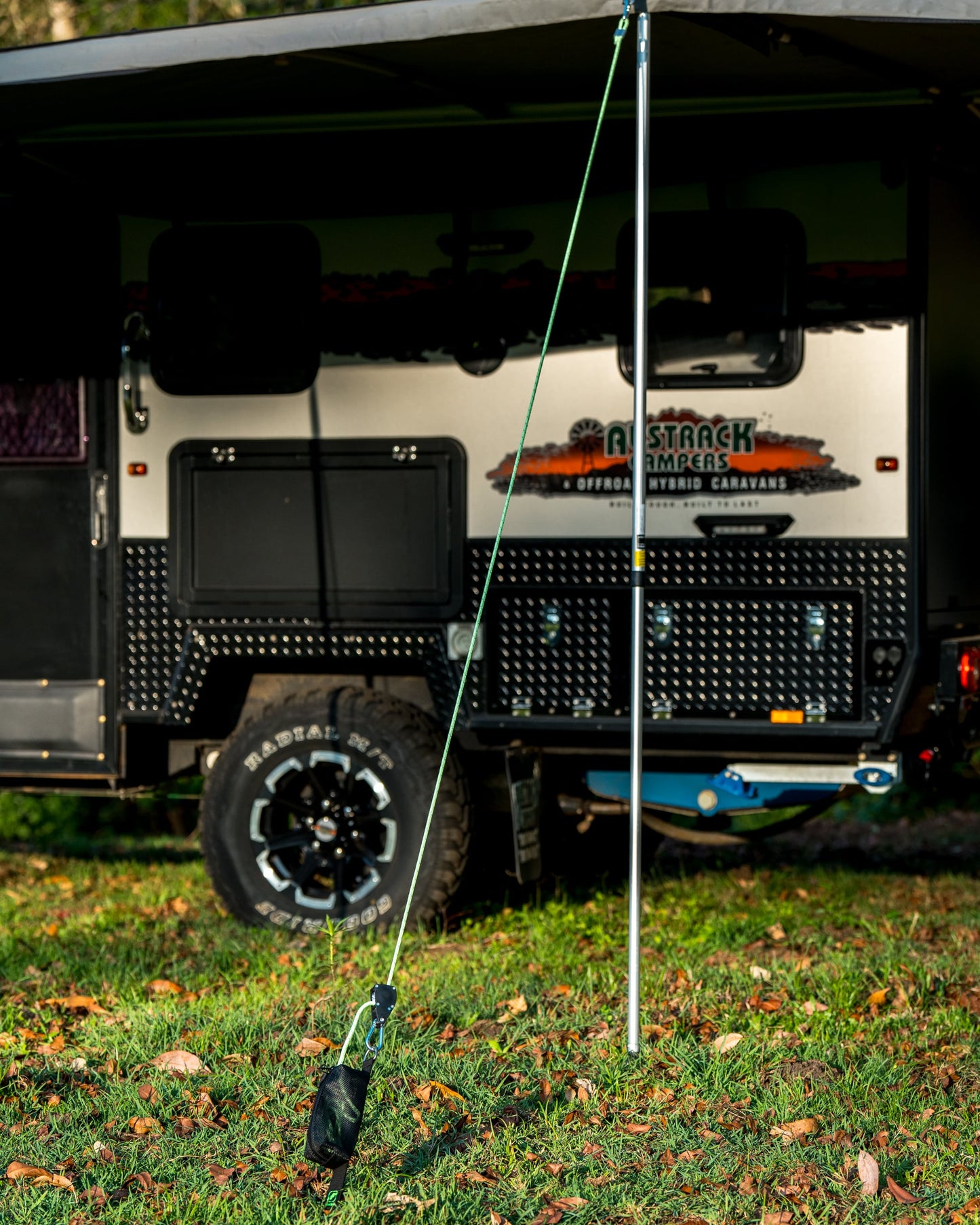 Ratcheting Glow in the Dark Guy Rope System